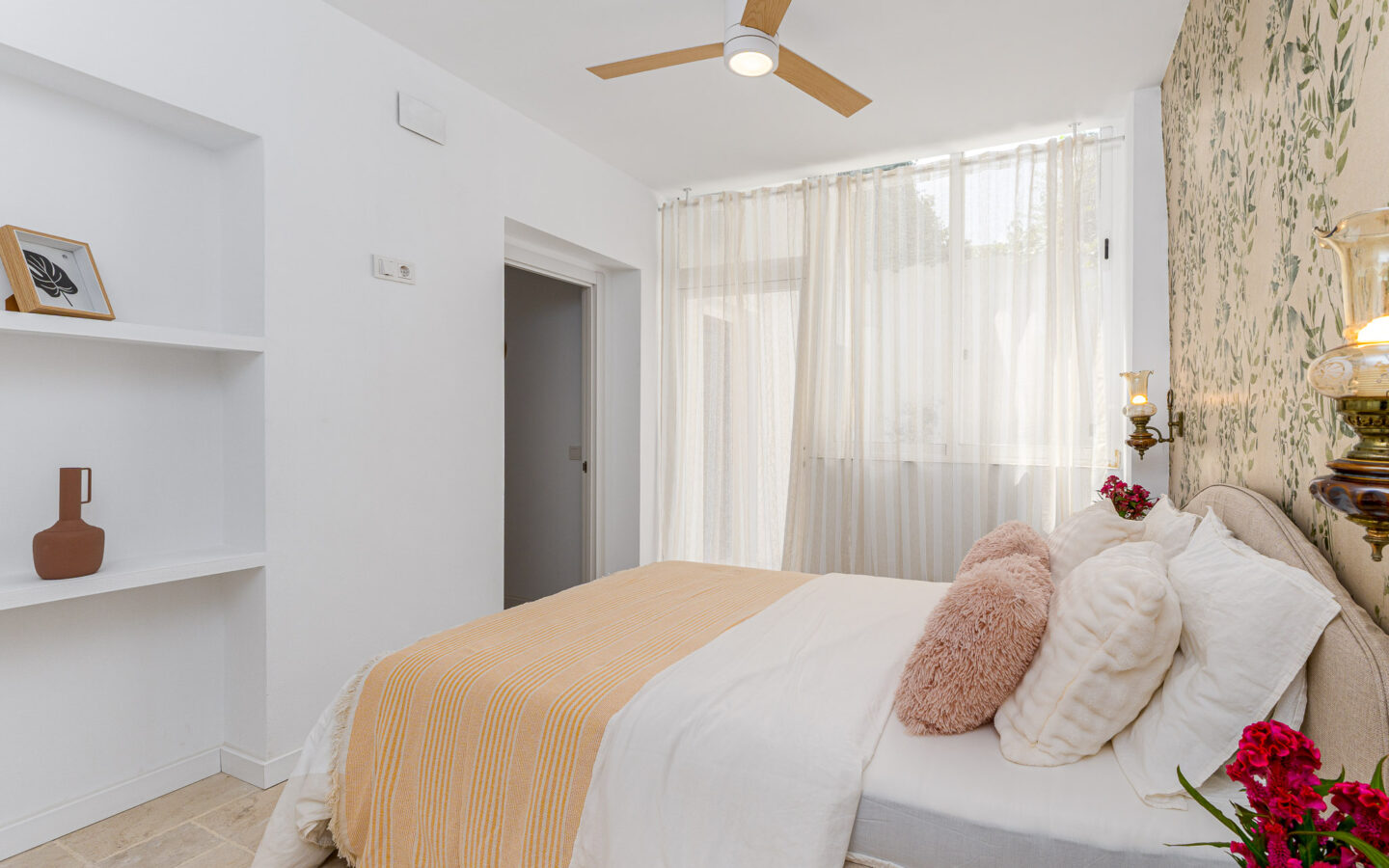 Stylishly Renovated Home With Patio In The Heart Of Casco Antiguo, Altea