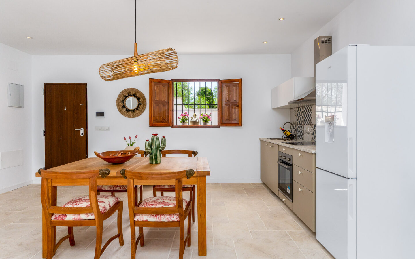 Stylishly Renovated Home With Patio In The Heart Of Casco Antiguo, Altea