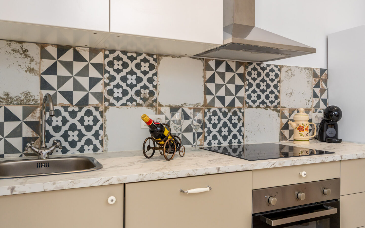 Stylishly Renovated Home With Patio In The Heart Of Casco Antiguo, Altea
