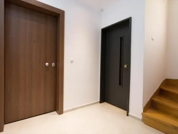 Commercial Property In Athens – Center – Center, Greece (305 M²)