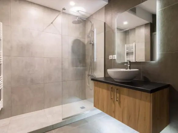 Commercial Property In Athens – Center – Center, Greece (305 M²)