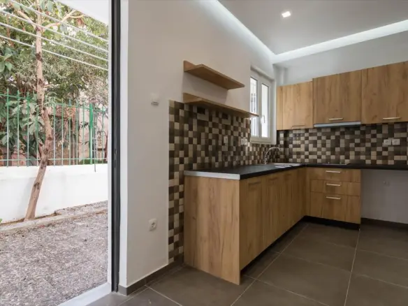 Commercial Property In Athens – Center – Center, Greece (305 M²)