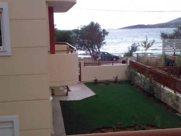 Maisonette In Artemida (loutsa), Greece (244 M²)