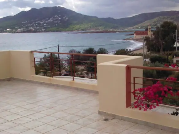 Maisonette In Artemida (loutsa), Greece (244 M²)