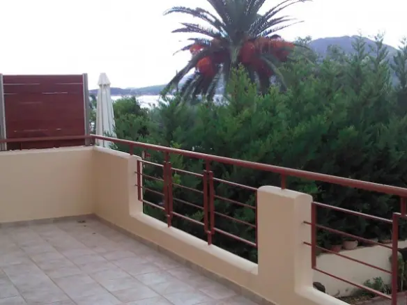 Maisonette In Artemida (loutsa), Greece (244 M²)