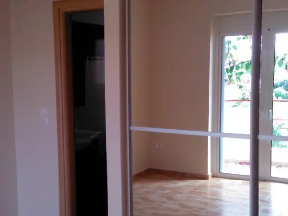 Maisonette In Artemida (loutsa), Greece (244 M²)