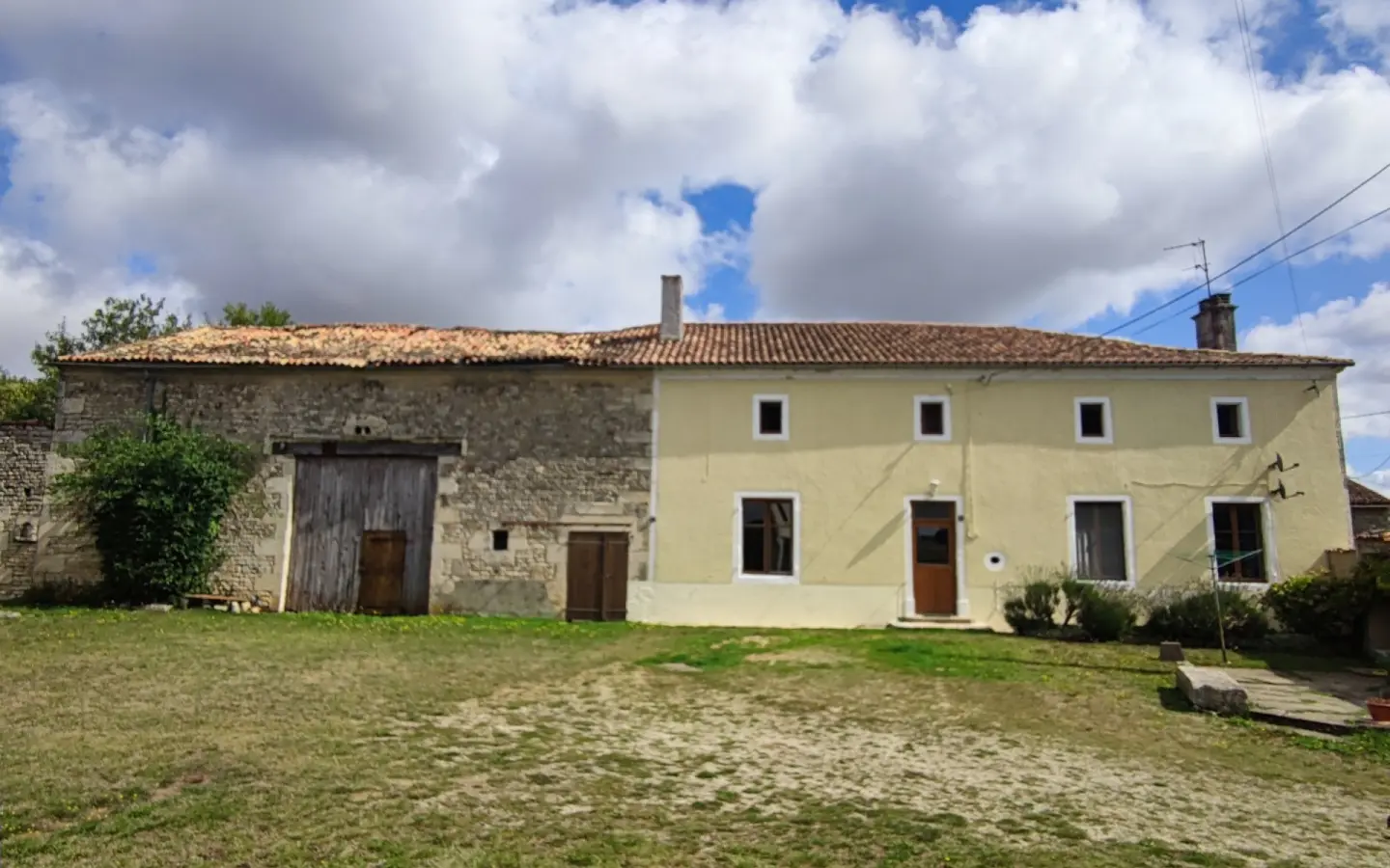 Farmhouse 3 Bedrooms, Guest House, Outbuildings And Garden, Chef Boutonne