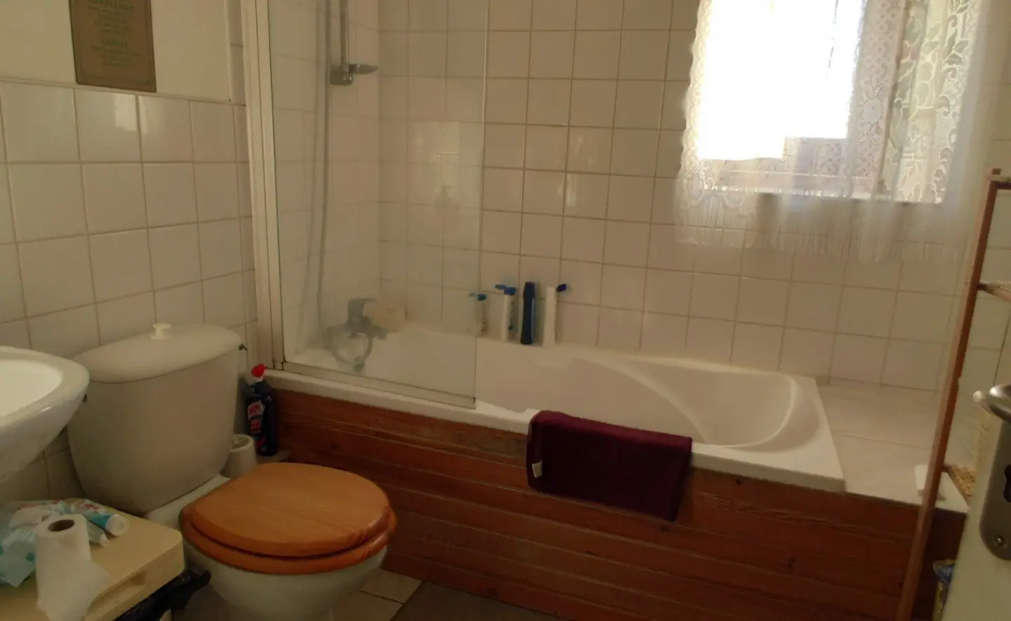 Farmhouse 3 Bedrooms, Guest House, Outbuildings And Garden, Chef Boutonne