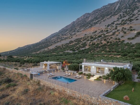 Modern Detached Villa In Quiet Location. Few Minutes To The Sea – East Crete