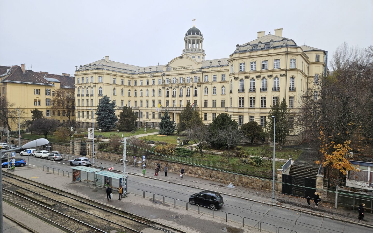 I Recommend This Tastefully Renovated 108 Sqm, 3-room Apartment On The 2nd Floor Of Xi. Villányi Street