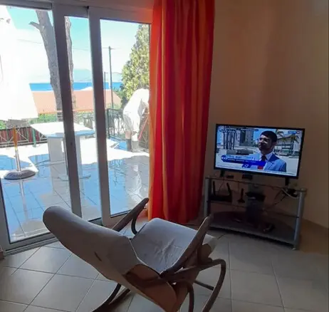 2-bedroom Detached House In Vilia, Greece (130 M²)