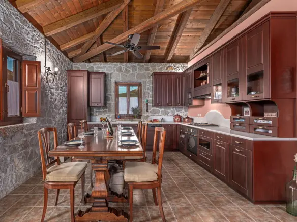 7-bedroom Villa In Asklipieio, Greece (420 M²)
