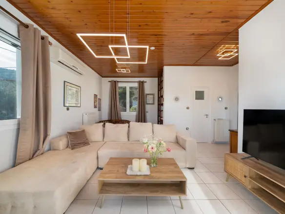 2-bedroom Detached House In Keratea, Greece (134 M²)
