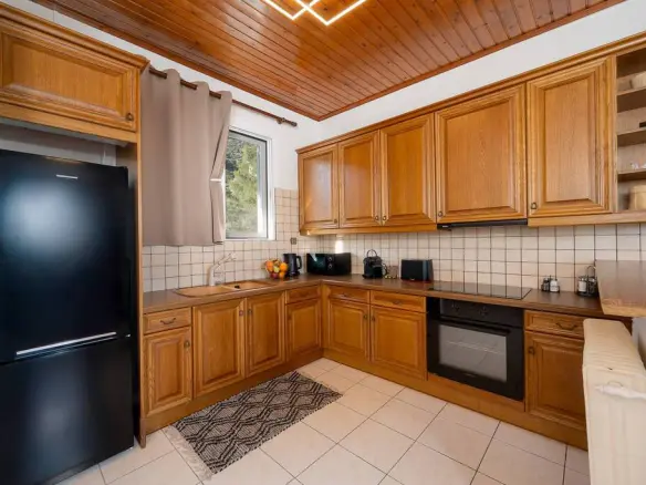 2-bedroom Detached House In Keratea, Greece (134 M²)