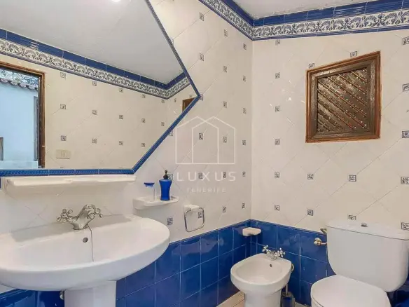 4-bedroom Villa In Tacoronte, Spain (300 M²)