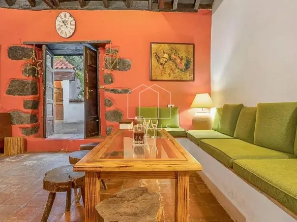 4-bedroom Villa In Tacoronte, Spain (300 M²)