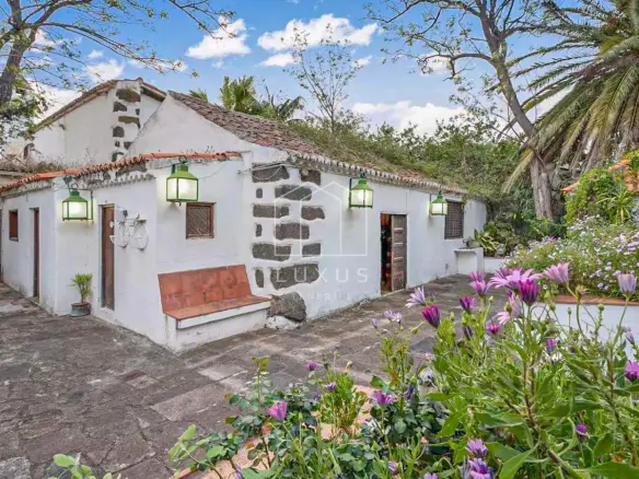 4-bedroom Villa In Tacoronte, Spain (300 M²)