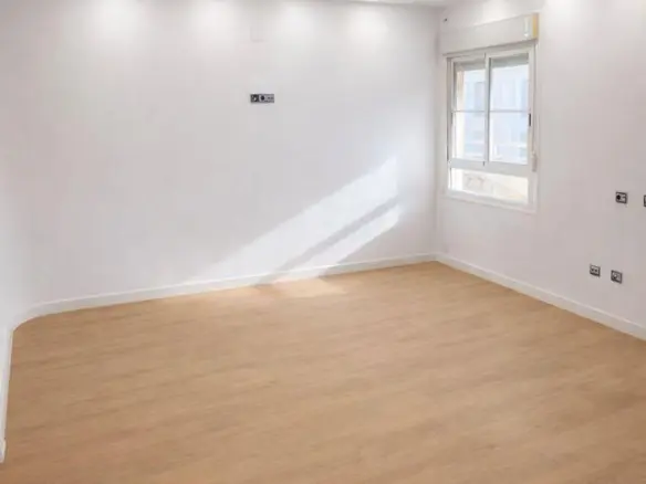 4-bedroom Flat In Torremolinos, Spain (185 M²)