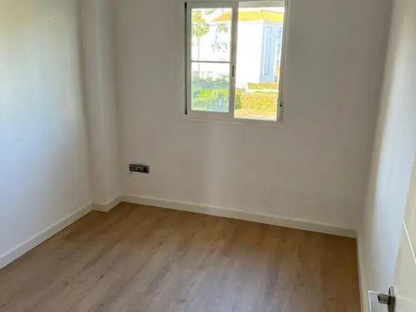4-bedroom Flat In Torremolinos, Spain (185 M²)