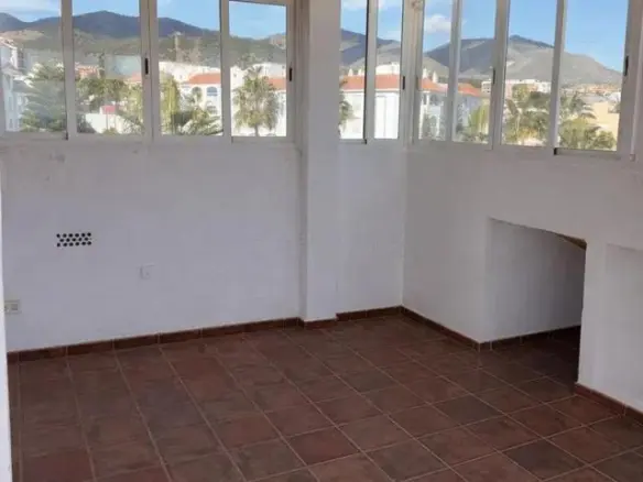 4-bedroom Flat In Torremolinos, Spain (185 M²)
