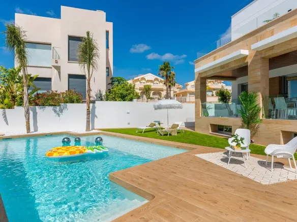 Villa 196 M² In Rojales, Spain