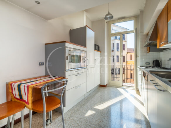 Penthouse With Terrace & Fireplace – Period Building