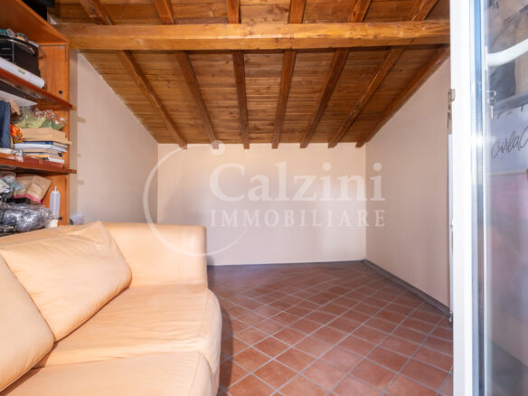 Penthouse With Terrace & Fireplace – Period Building
