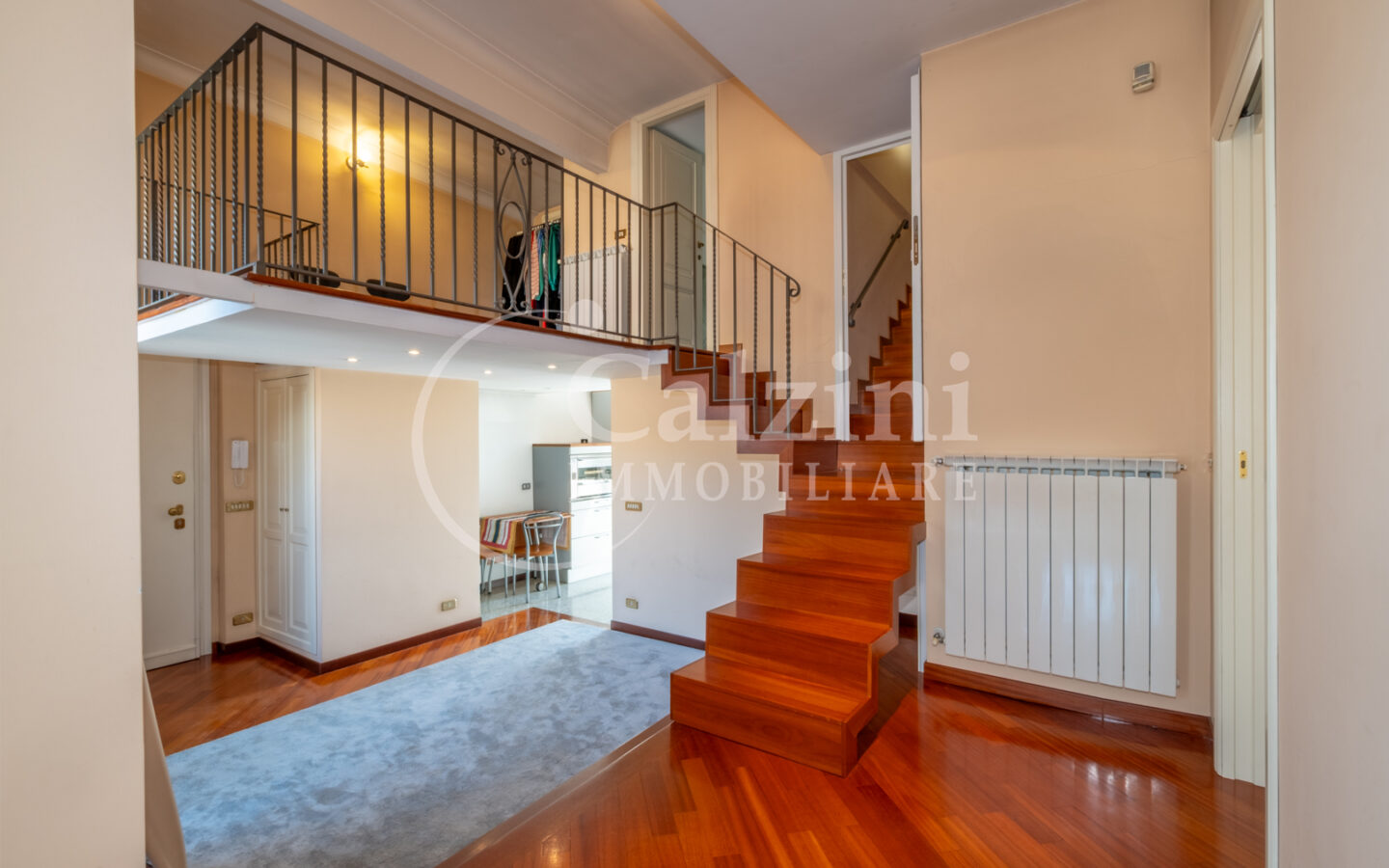 Penthouse With Terrace & Fireplace – Period Building