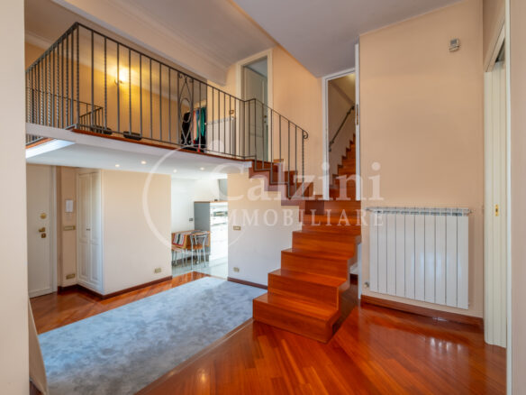 Penthouse With Terrace & Fireplace – Period Building