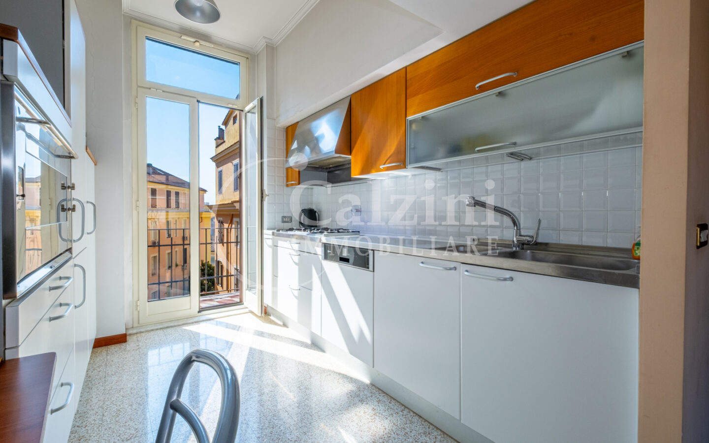 Penthouse With Terrace & Fireplace – Period Building