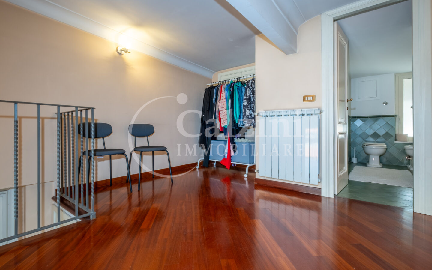 Penthouse With Terrace & Fireplace – Period Building