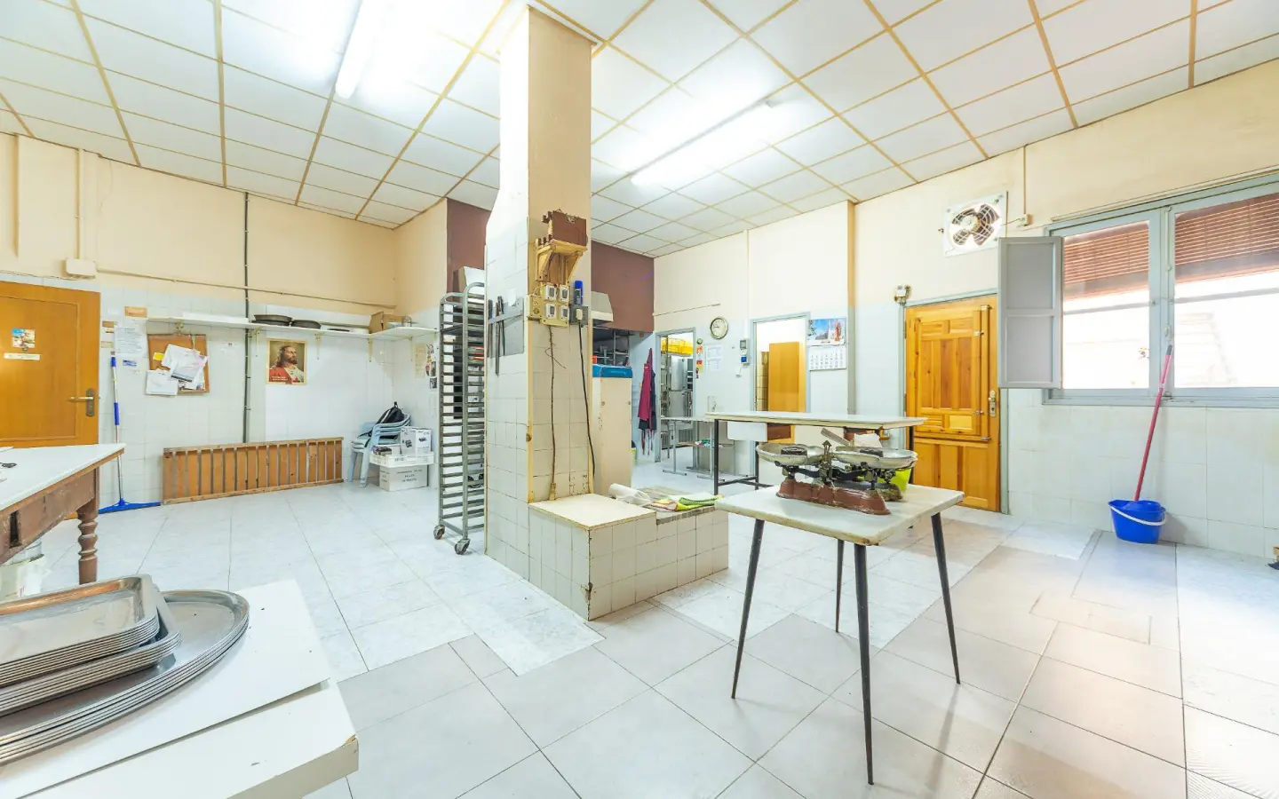 Commercial Unit In Novelda, Spain (150 M²)