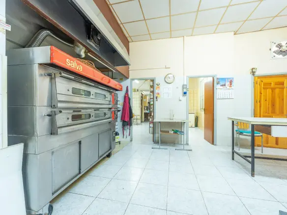 Commercial Unit In Novelda, Spain (150 M²)