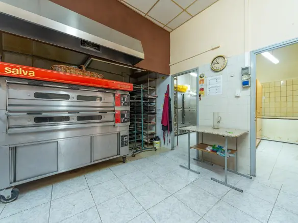 Commercial Unit In Novelda, Spain (150 M²)