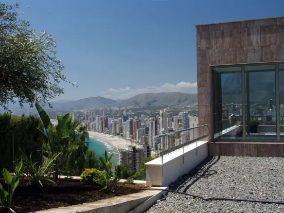 5-bedroom Villa In Benidorm, Spain (700 M²)