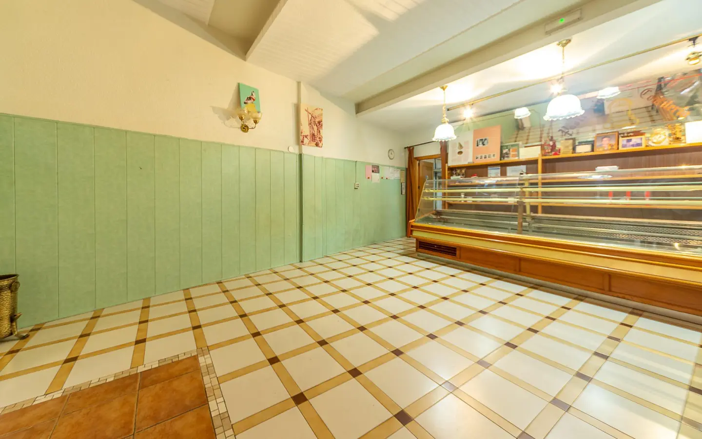 Commercial Unit In Novelda, Spain (150 M²)