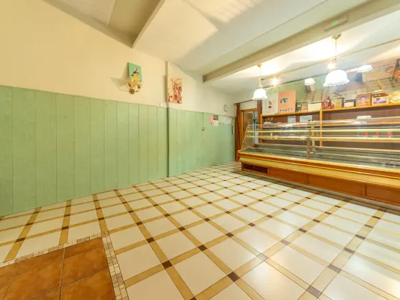 Commercial Unit In Novelda, Spain (150 M²)