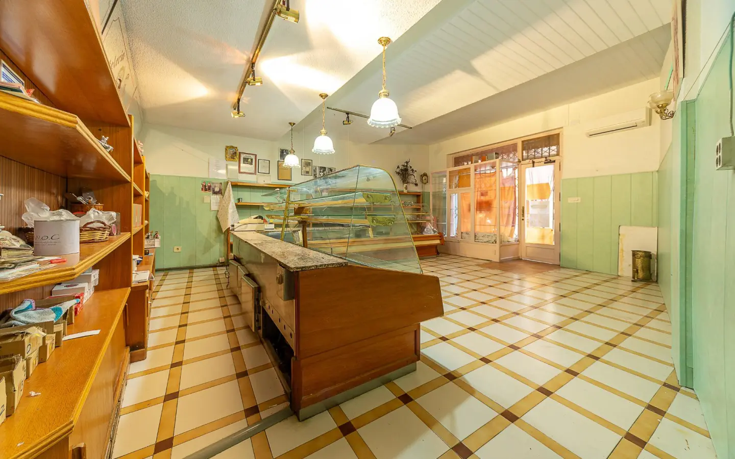 Commercial Unit In Novelda, Spain (150 M²)