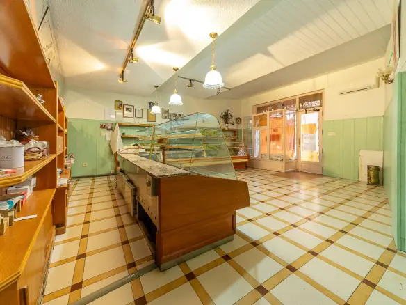 Commercial Unit In Novelda, Spain (150 M²)