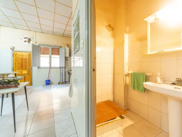 Commercial Unit In Novelda, Spain (150 M²)