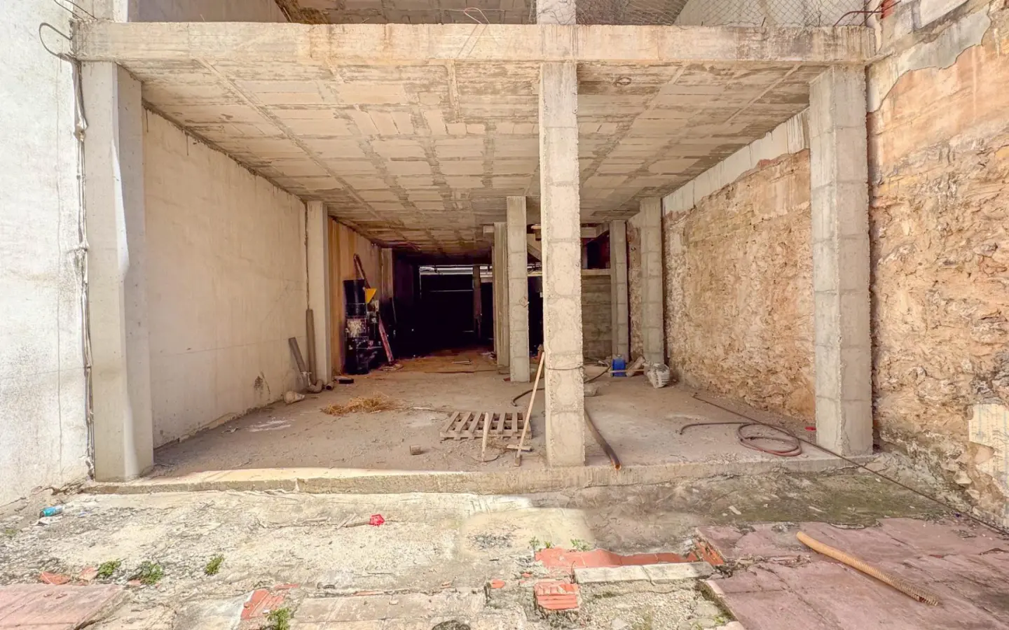 Urban Building Plot 475 M² In Elche, Spain