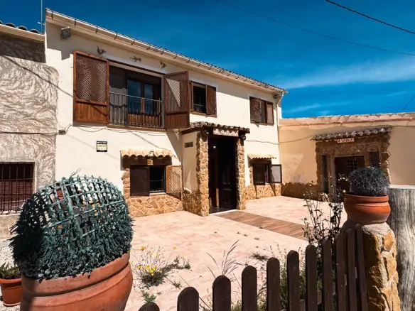 2-bedroom House In Monovar – Monover, Spain (375 M²)