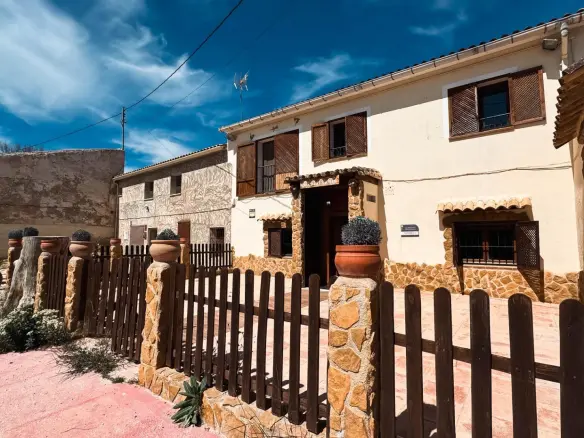 2-bedroom House In Monovar – Monover, Spain (375 M²)