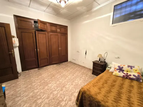 5-bedroom Village House In Algueña, Spain (153 M²)