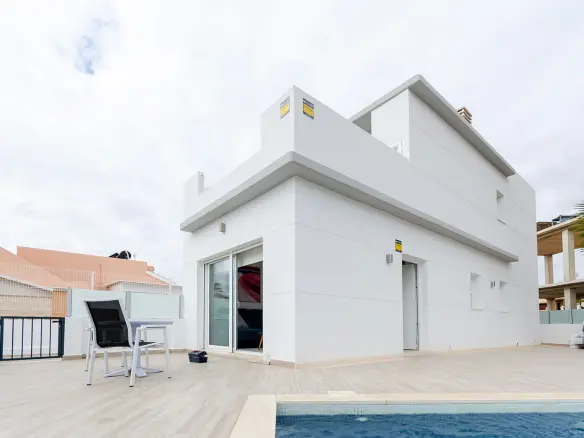 3-bedroom Country Land In Torrevieja, Spain (116 M²)