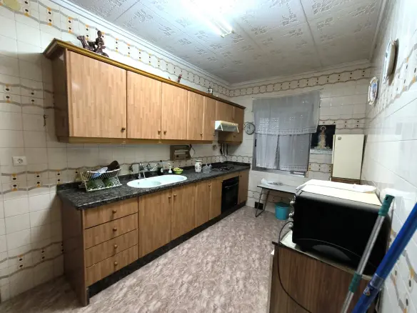 5-bedroom Village House In Algueña, Spain (153 M²)