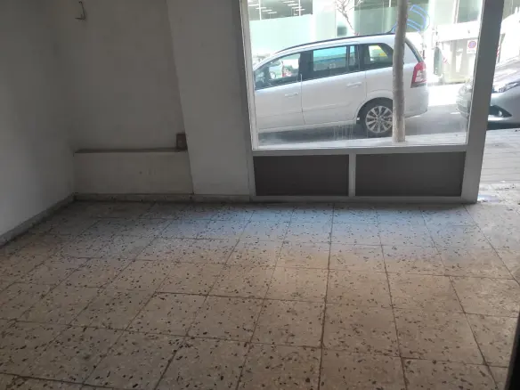Commercial Unit 140 M² In Alicante, Spain