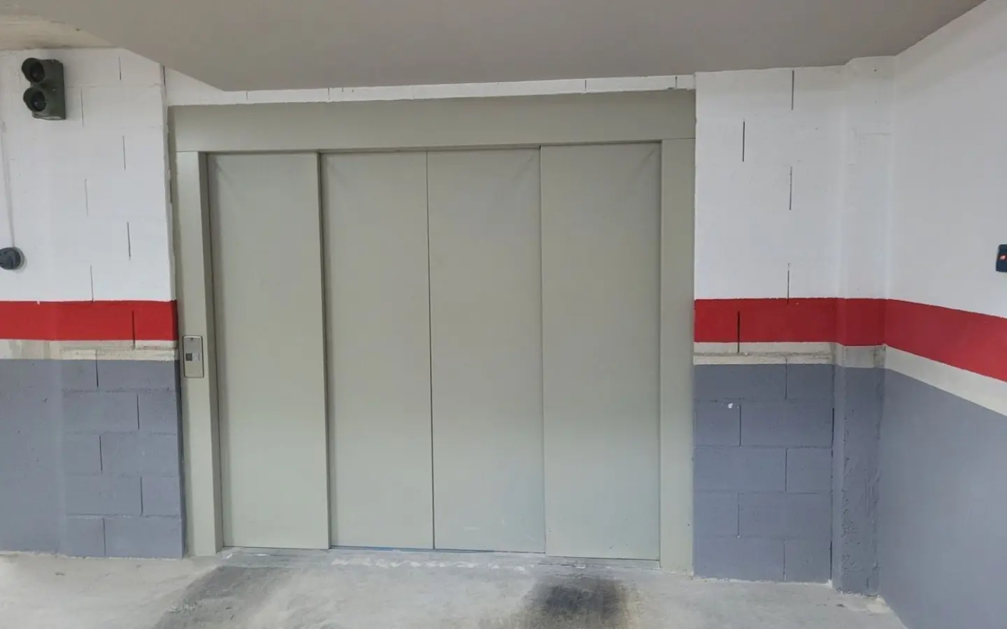 Garage In Alicante, Spain (22 M²)
