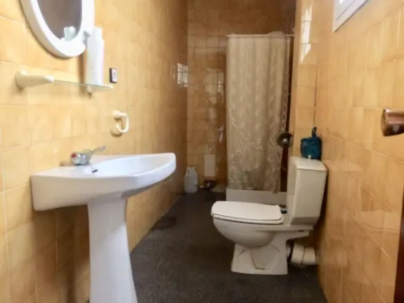 1-bedroom Office In Elche, Spain (40 M²)