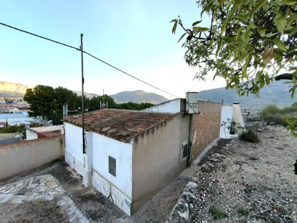 5-bedroom Village House In Algueña, Spain (153 M²)